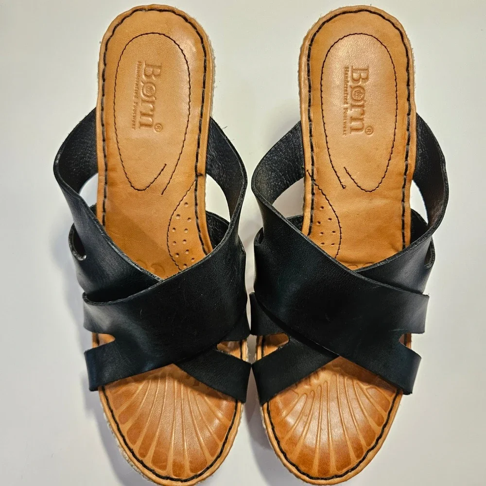Born leather wedge